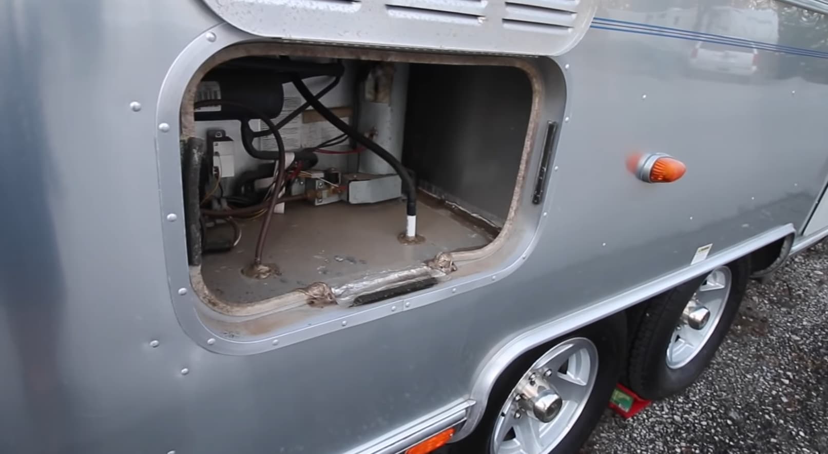 How to Tow an RV With a Truck? MotoSport