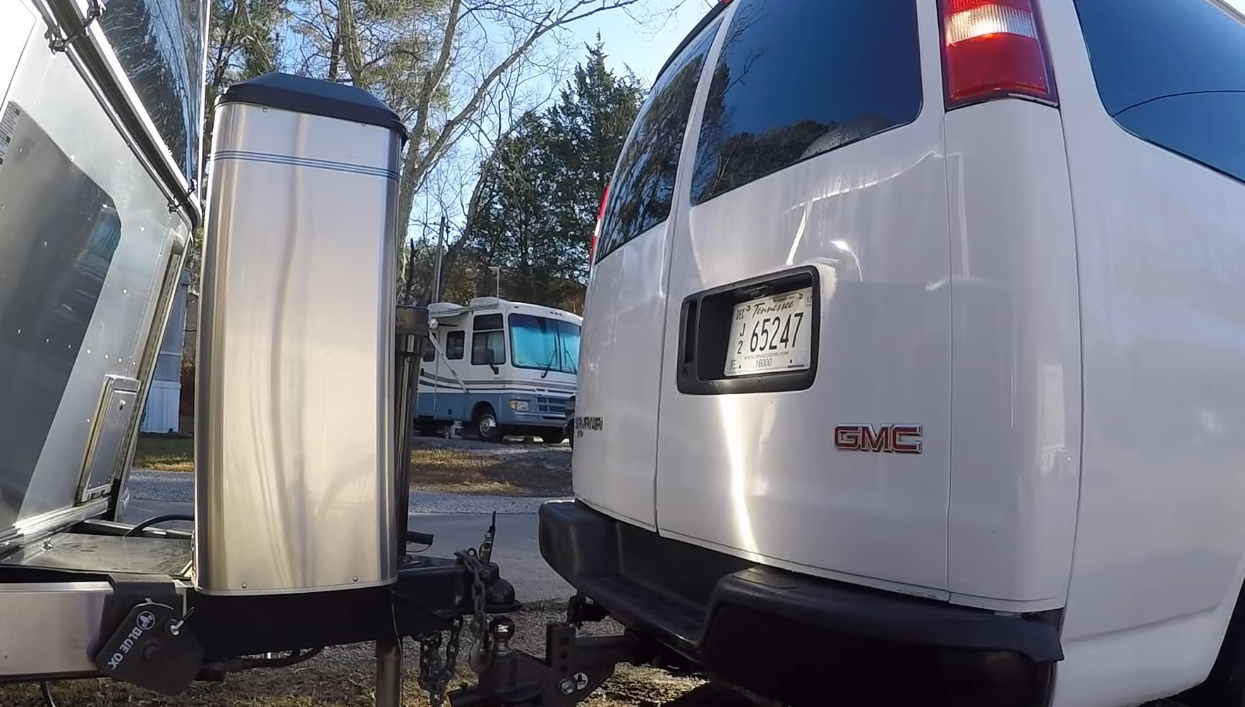 How to Tow an RV With a Truck? MotoSport